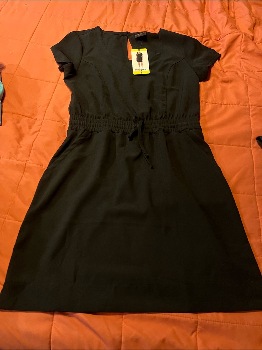 Women’s Black Short-Sleeve Drawstring Waist Dress